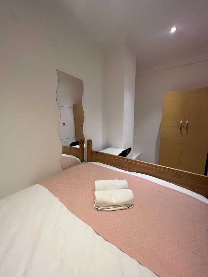 3 Bedroom Flat In King's Cross, St Pancras's. 8 People Appartamento Londra