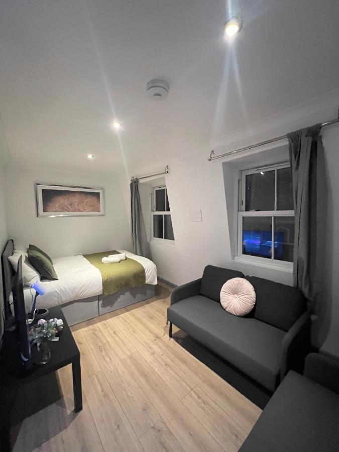 3 Bedroom Flat In King's Cross, St Pancras's. 8 People Londra