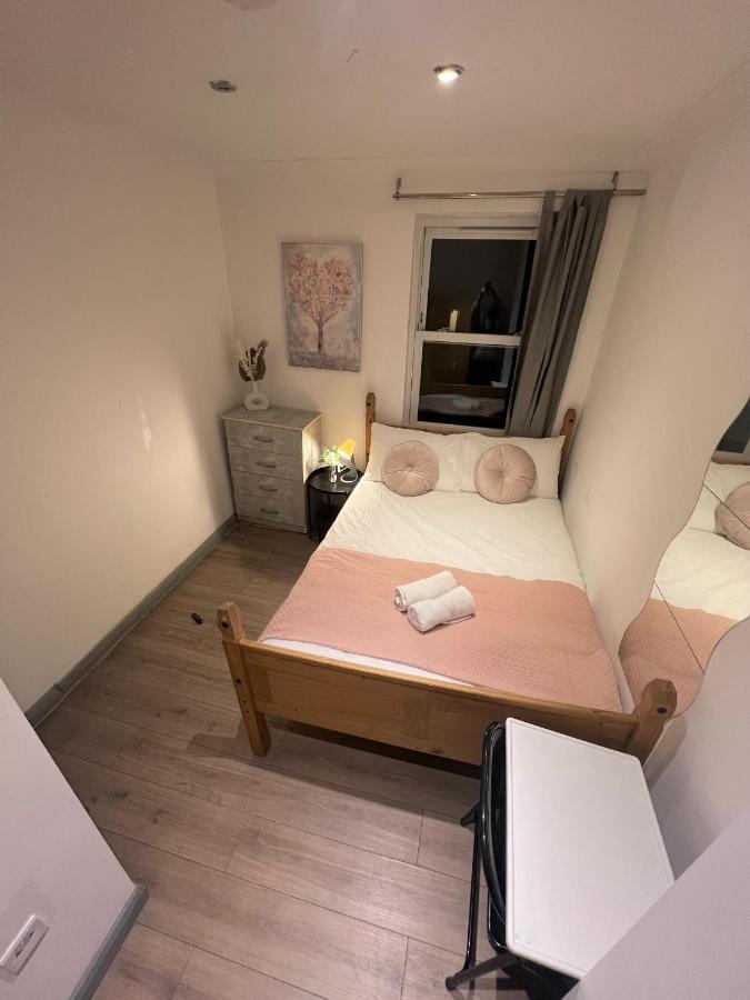 3 Bedroom Flat In King's Cross, St Pancras's. 8 People Appartamento *