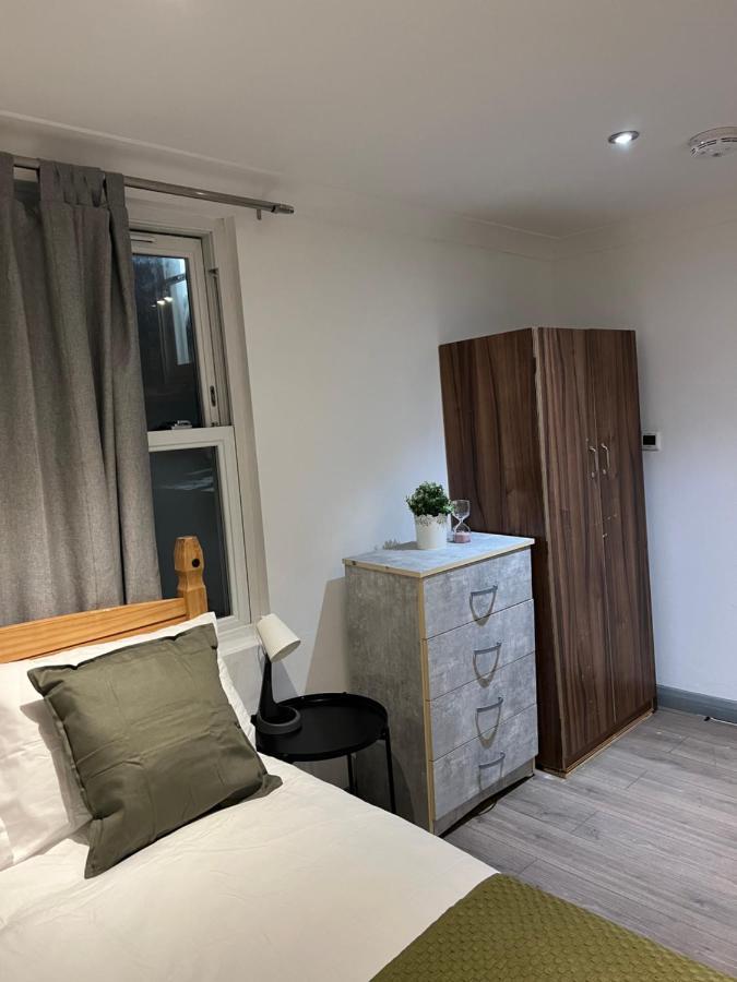 3 Bedroom Flat In King's Cross, St Pancras's. 8 People Londra